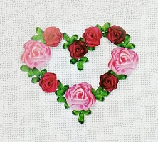 Набор для вышивания лентами "Сердечко из роз" 8-10 см