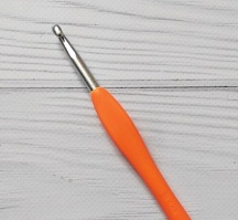 Крючок для вязания с ручкой №5,5